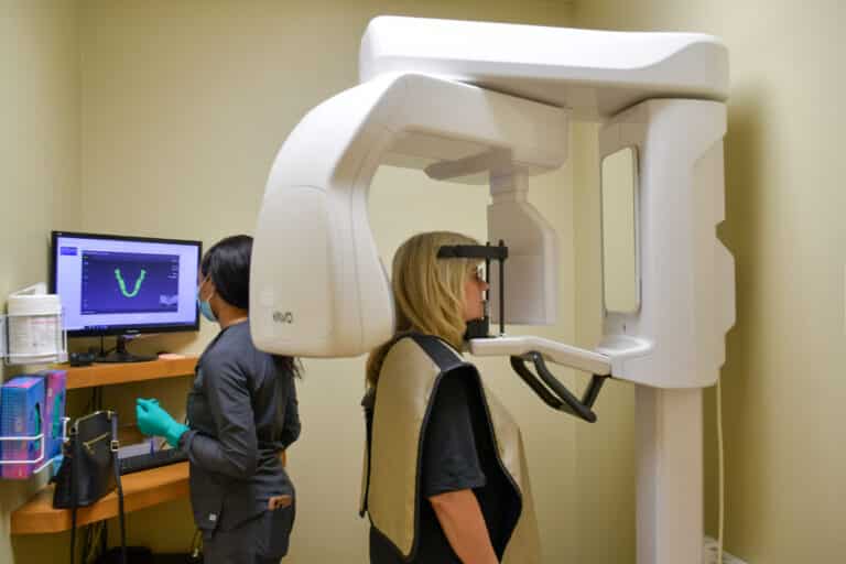 A women gets a dental scan at Dental Depot's Broken Arrow office