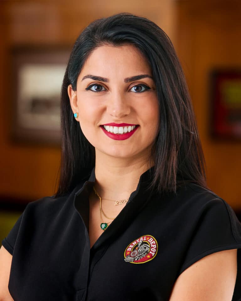 Headshot of Dr. Niloofar Naghdi, dental surgeon practicing at Dental Depot in Southwest OKC.